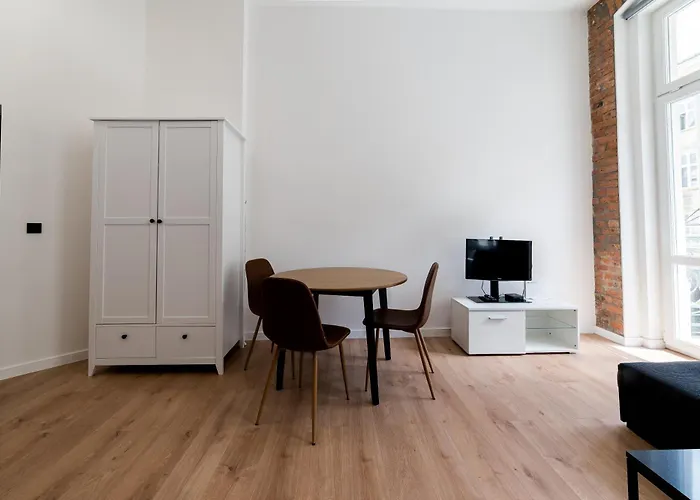 아파트 Old Town Bright & Dark *